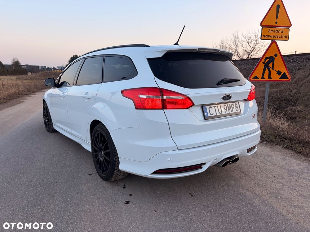 Ford Focus SW 2.0 EcoBoost ST - 22