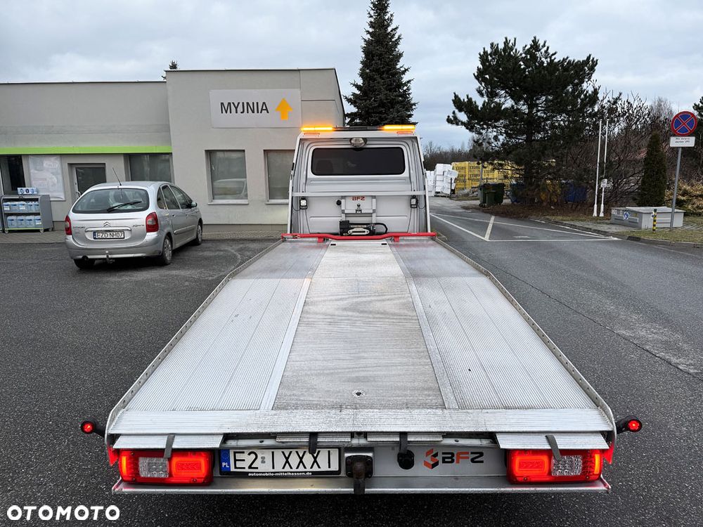 Mercedes-Benz Sprinter - 14
