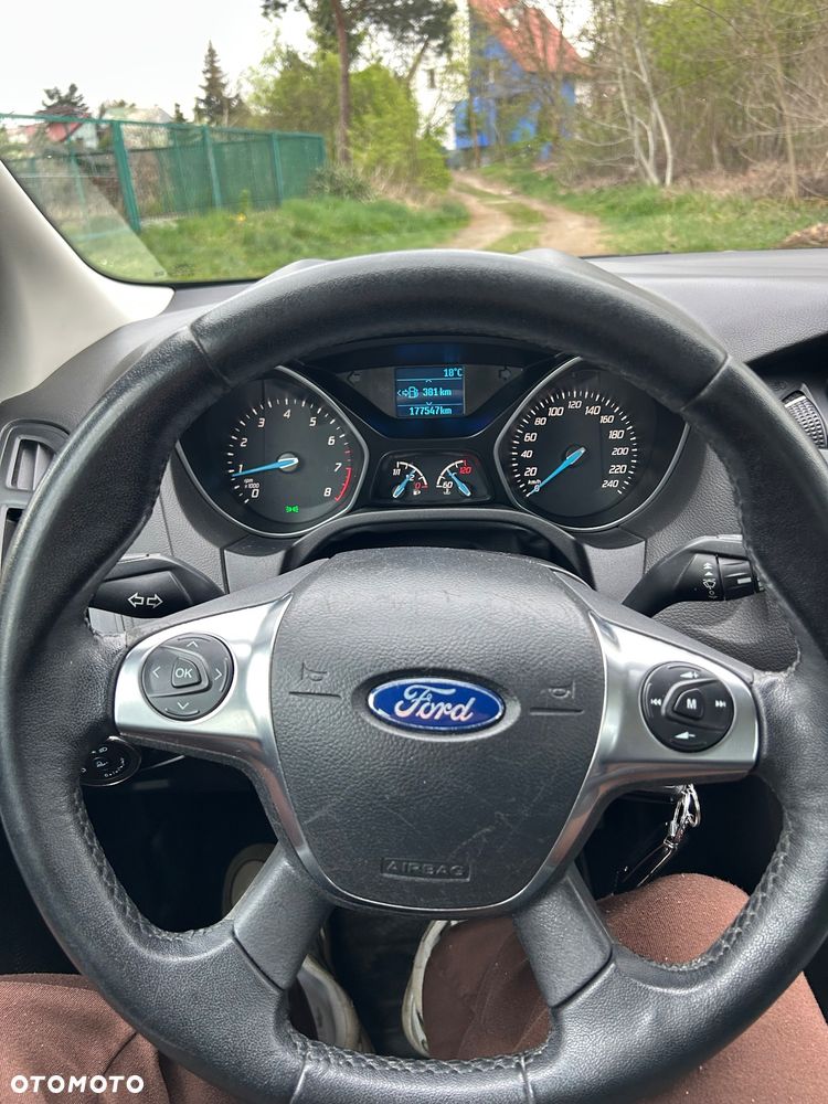 Ford Focus 1.6 Ambiente - 30