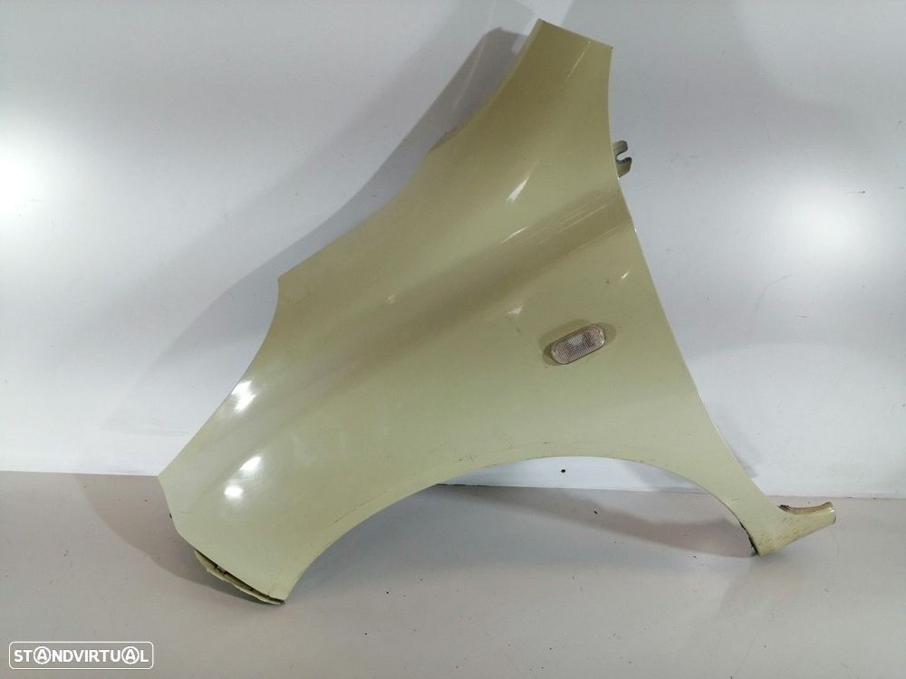 GUARDA-LAMAS FRENTE ESQUERDO NISSAN MICRA III 1.2 16V 80CV 1240CC - 1