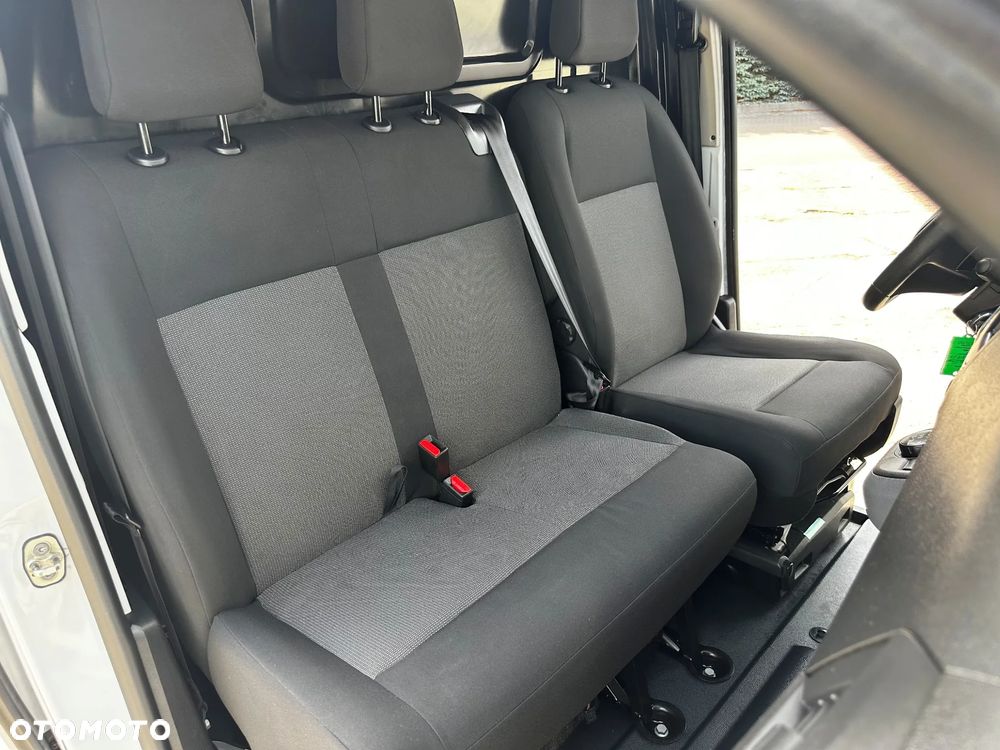 Opel Vivaro - 21