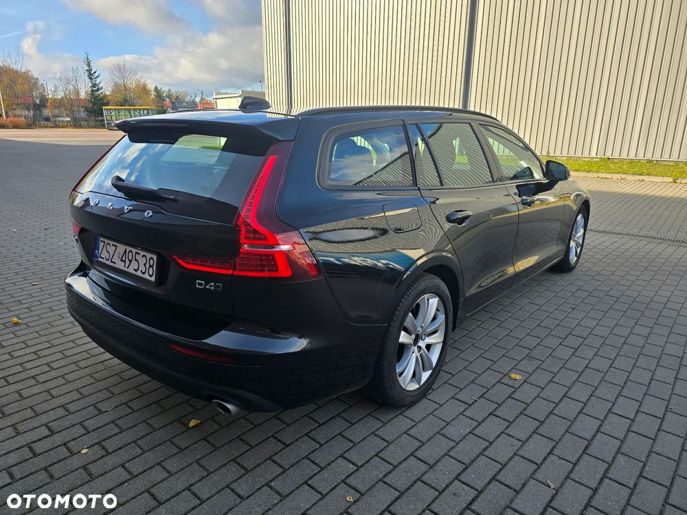 Volvo V60 D4 AWD Geartronic Momentum - 8