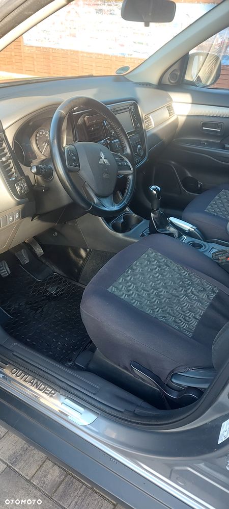 Mitsubishi Outlander - 6