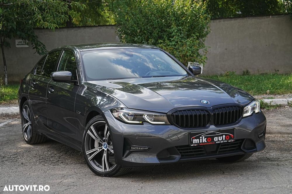BMW Seria 3 330e Aut. Sport Line - 12