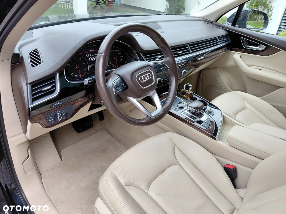 Audi Q7 - 25