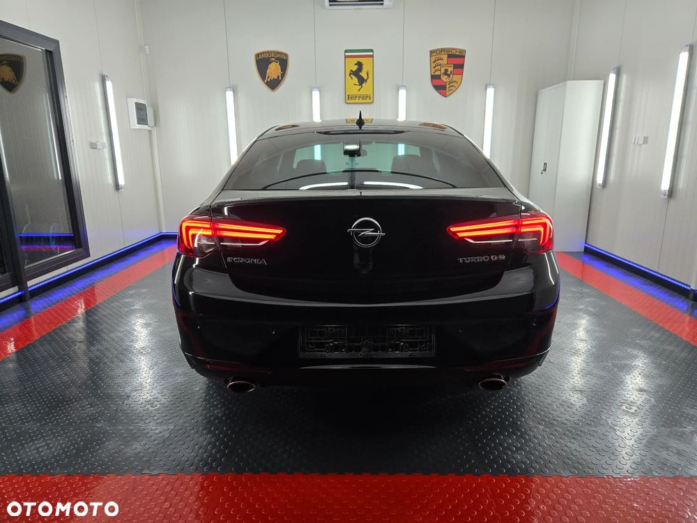 Opel Insignia 2.0 CDTI 4x4 GSi S&S - 9
