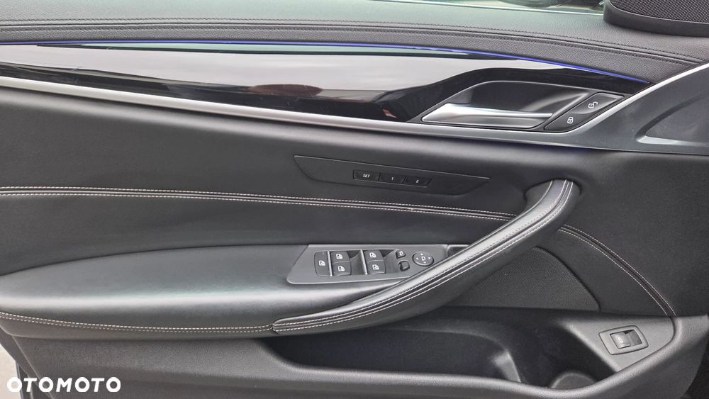 BMW Seria 5 520d Luxury Line sport - 26