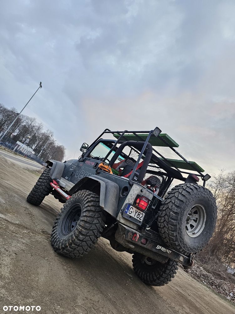 Jeep Wrangler - 3