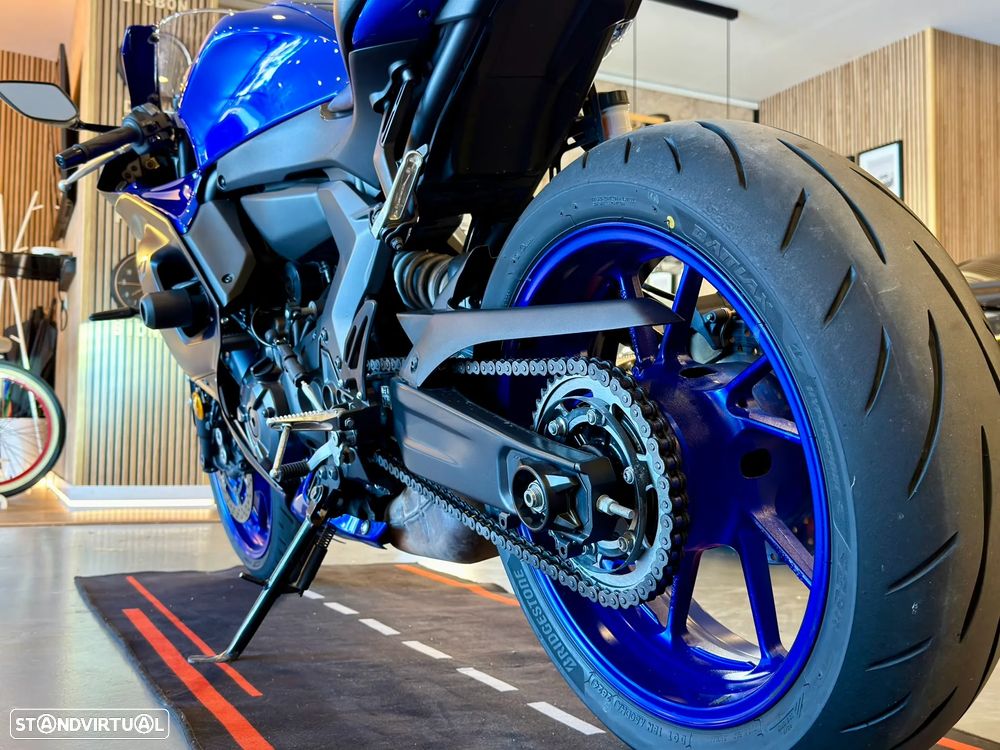 Yamaha YZF R7 - 21