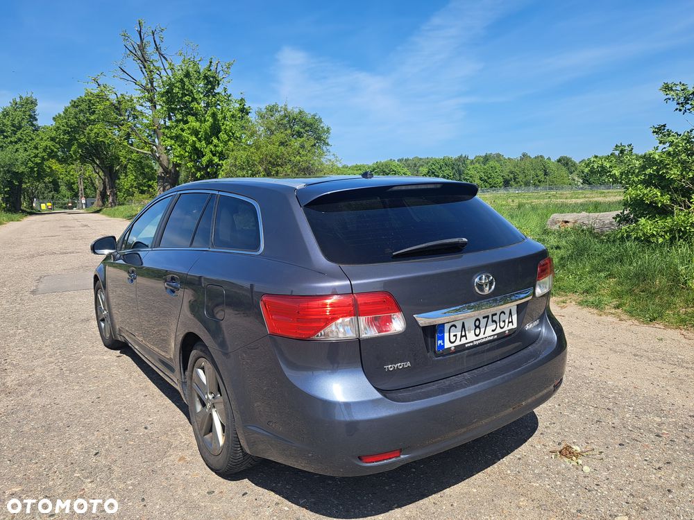 Toyota Avensis 1.8 Edition (2014) - 2