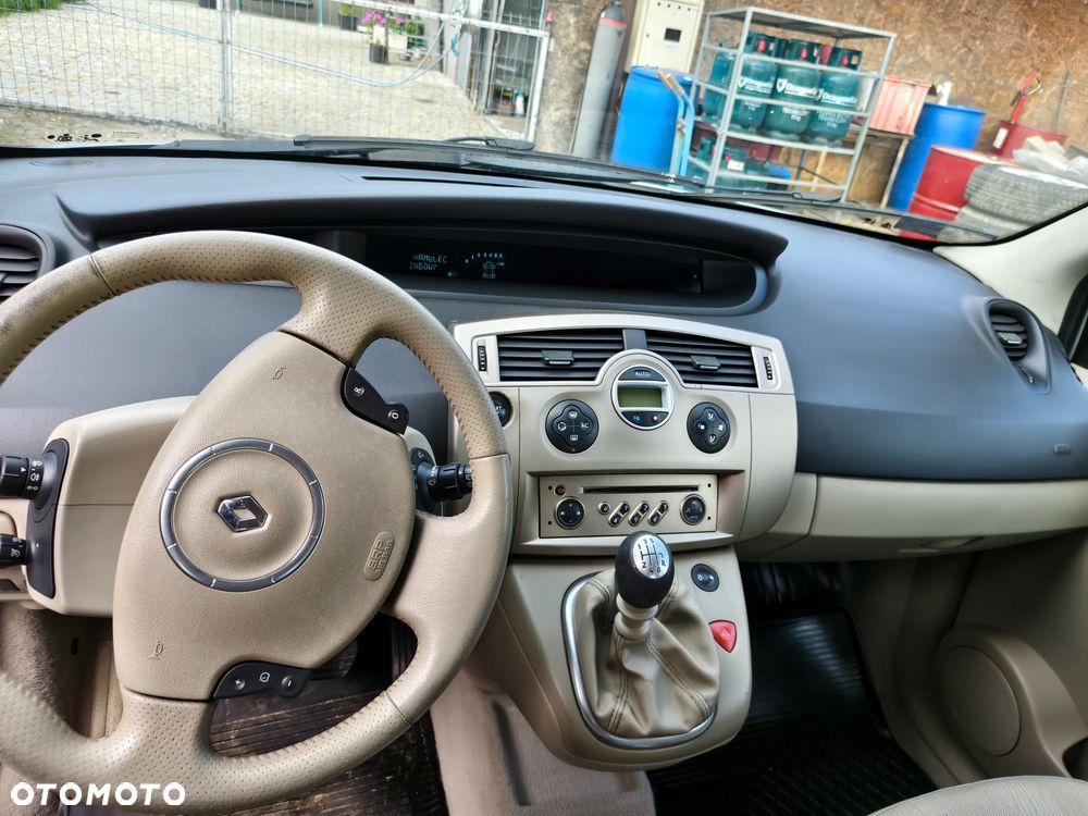 Renault Scenic 1.9 dCi Privilege - 8