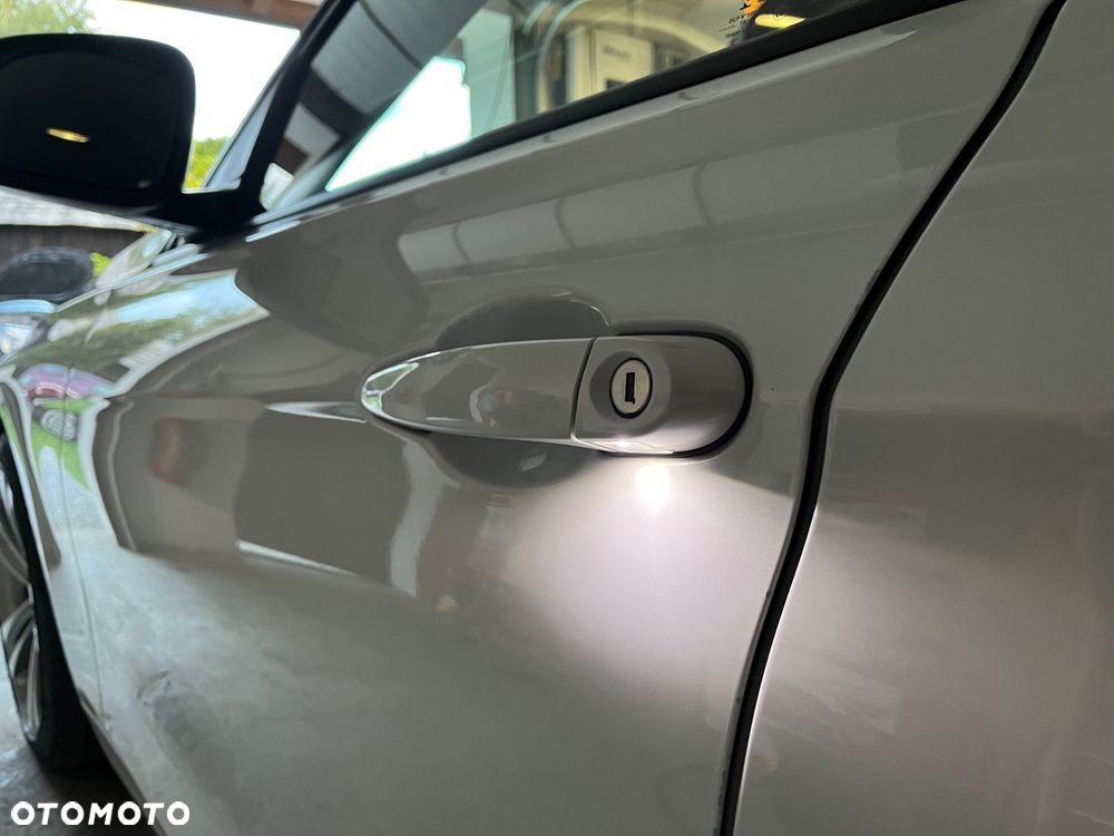 BMW Seria 3 320d Sport Line - 38