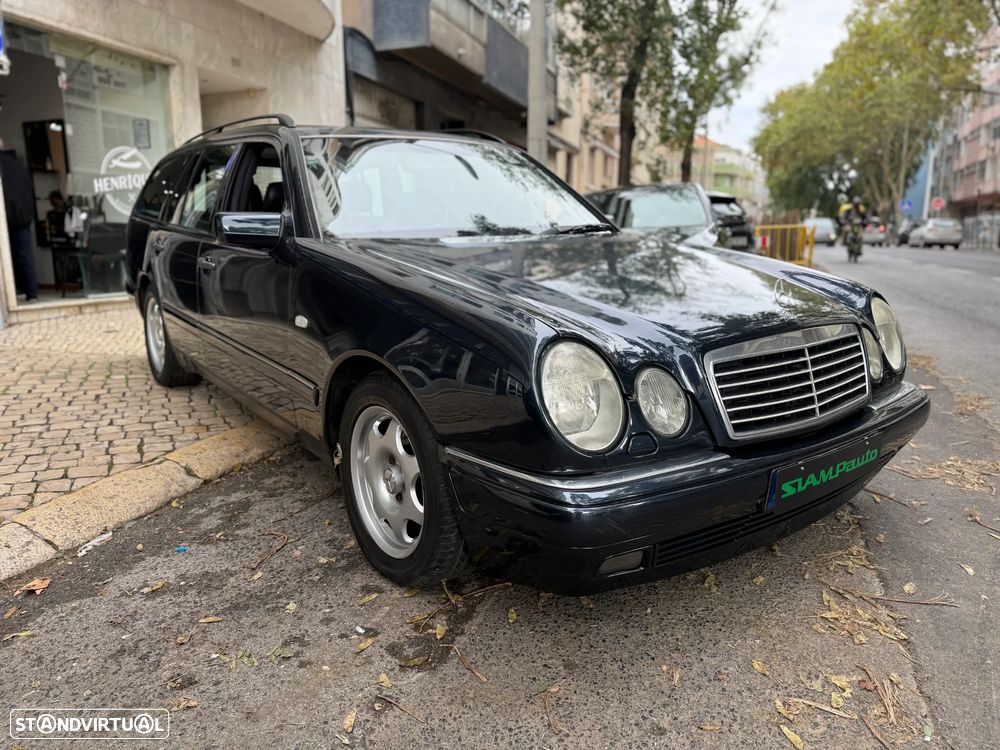 Mercedes-Benz E 300 TD Classic - 4