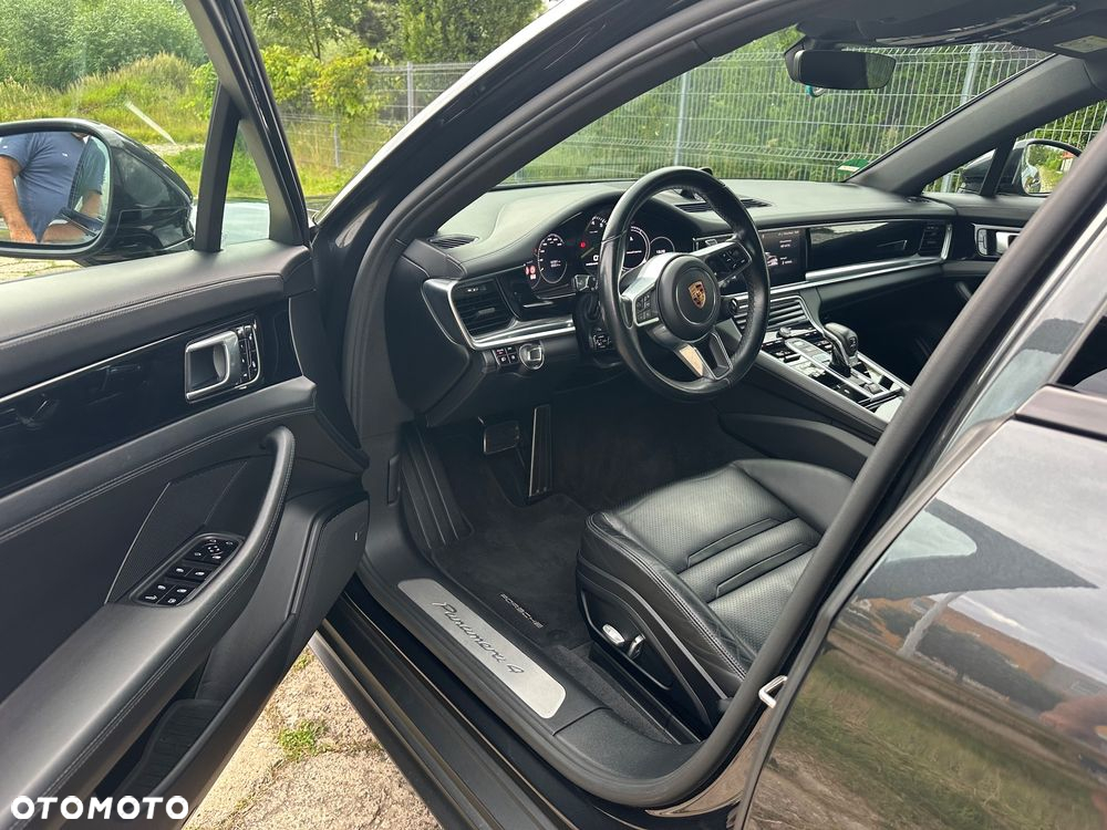 Porsche Panamera 4 E-Hybrid - 7