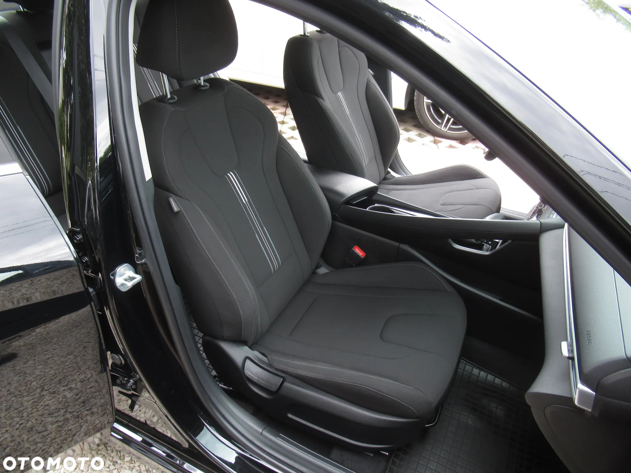 Hyundai Elantra 1.6 Executive CVT - 11