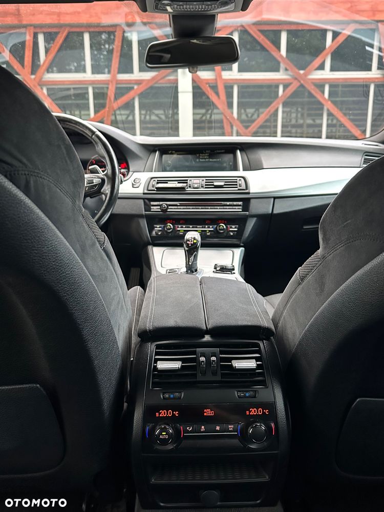 BMW Seria 5 535d xDrive - 14