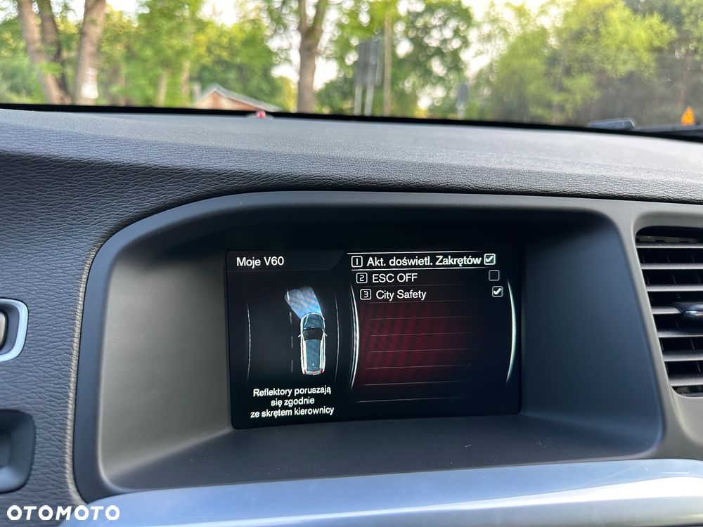 Volvo V60 D3 Geartronic Momentum - 29