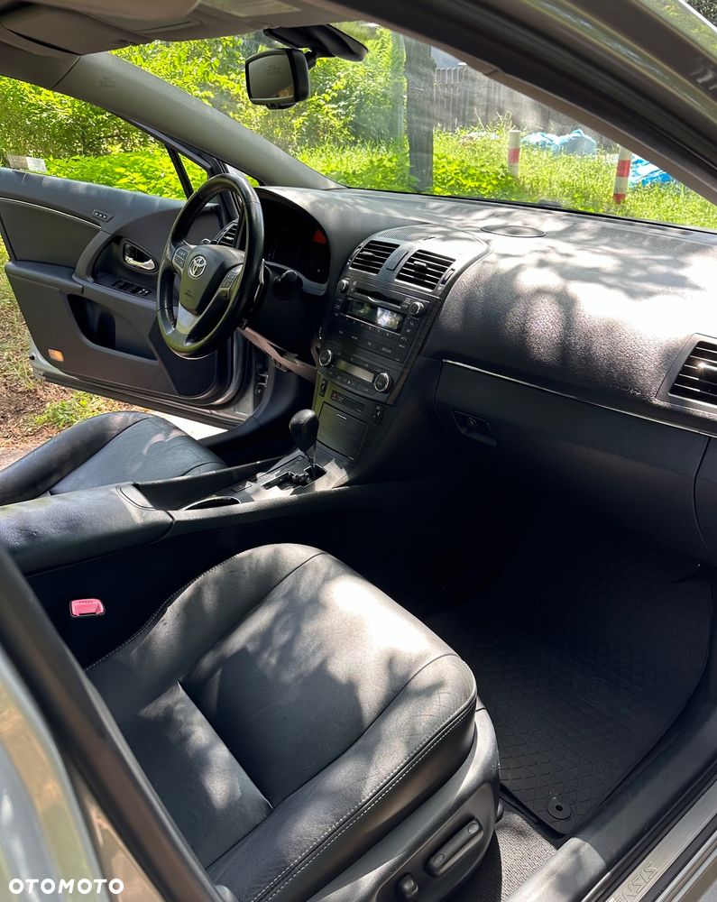 Toyota Avensis - 14