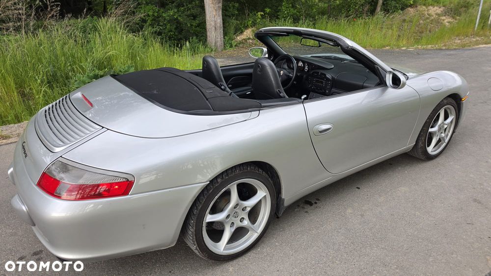 Porsche 911 Carrera - 11