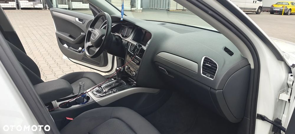 Audi A4 Limousine - 14