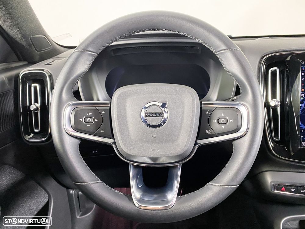 Volvo XC 40 Recharge Core - 10