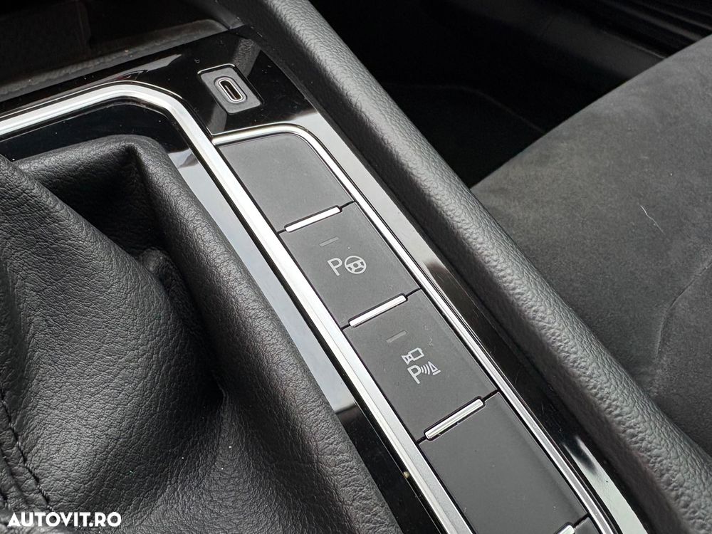 Volkswagen Passat Variant 1.5 TSI OPF DSG Highline - 23