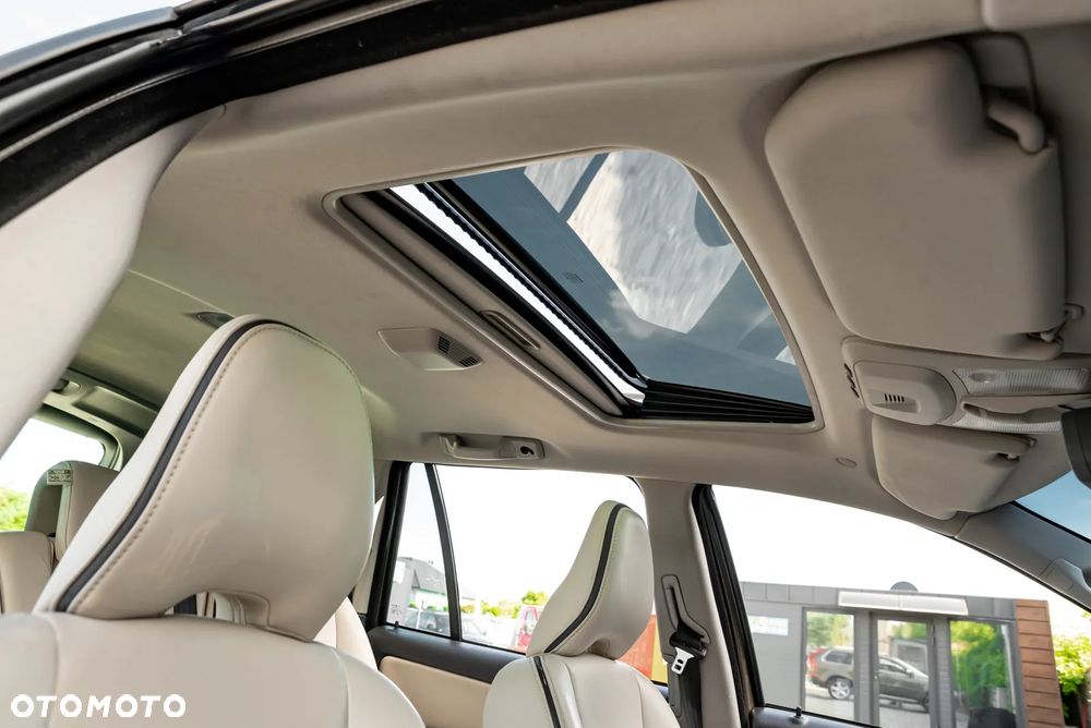 Volvo XC 90 D5 AWD Geartonic RDesign - 29