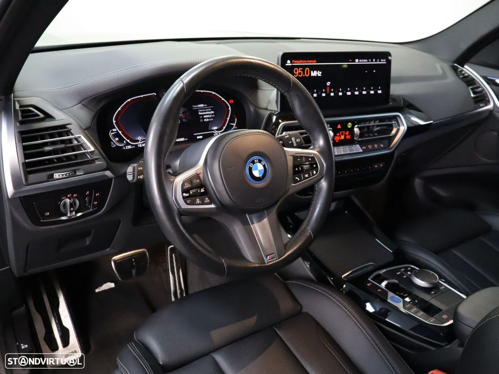 BMW iX3 M Sport Impressive - 8