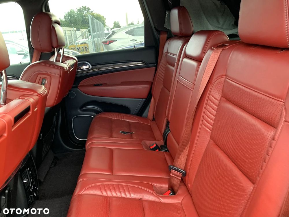 Jeep Grand Cherokee SRT - 15