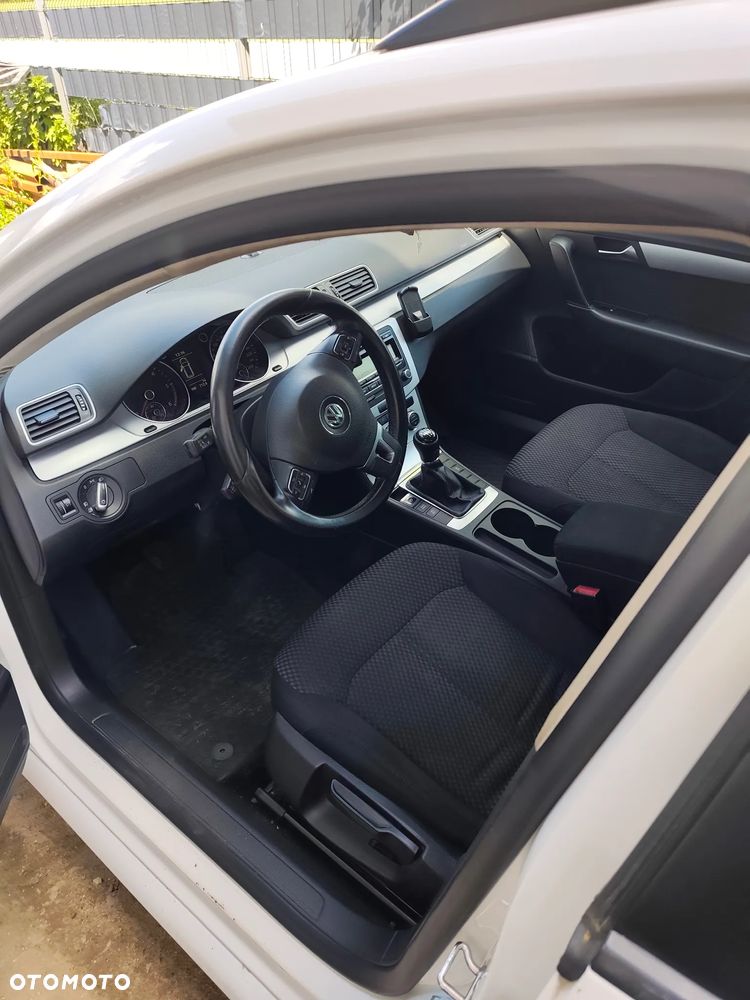 Volkswagen Passat 1.6 TDI Comfortline - 7