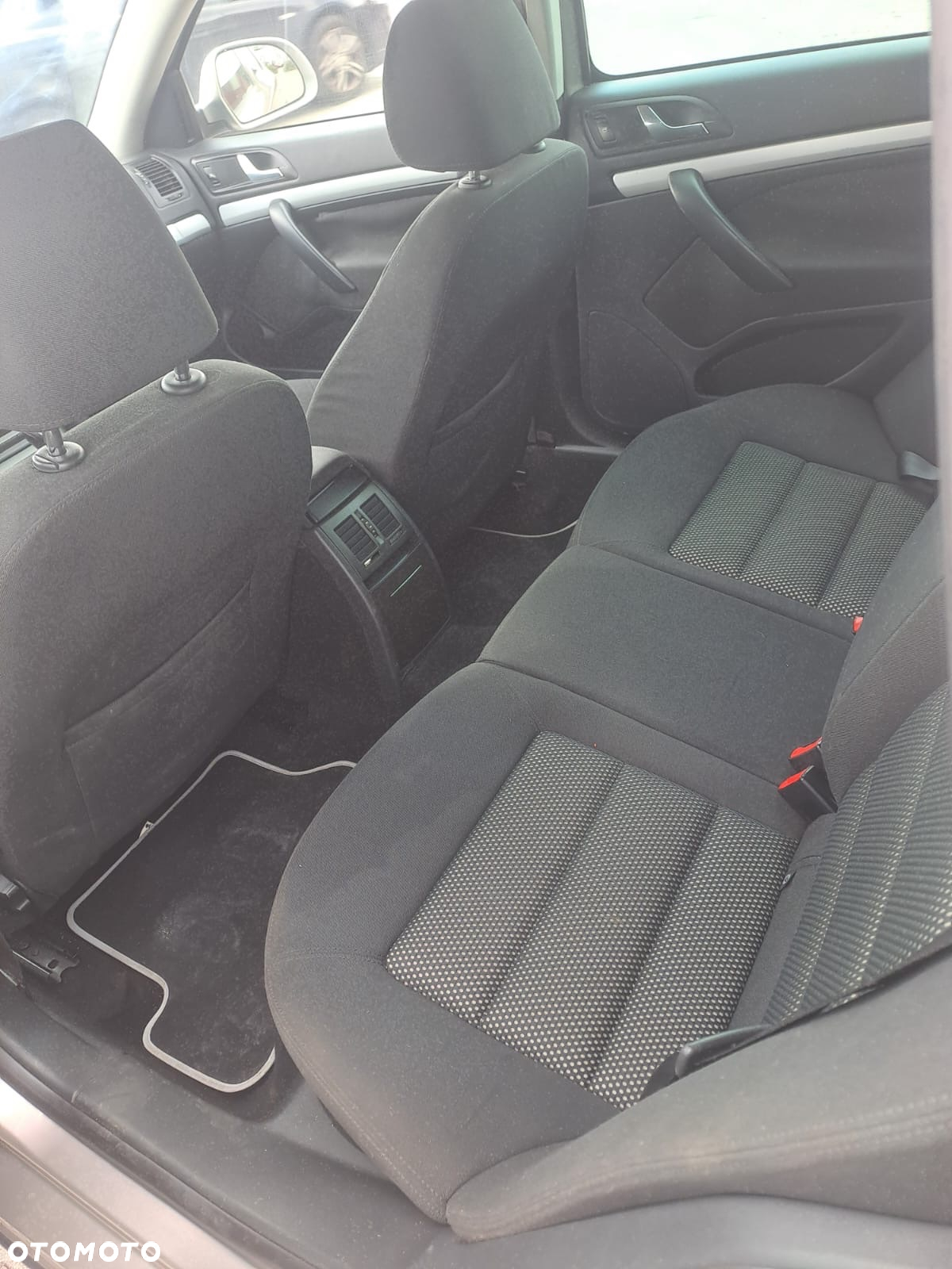 Skoda Octavia Combi 2.0 TDI DPF 4x4 Scout - 15