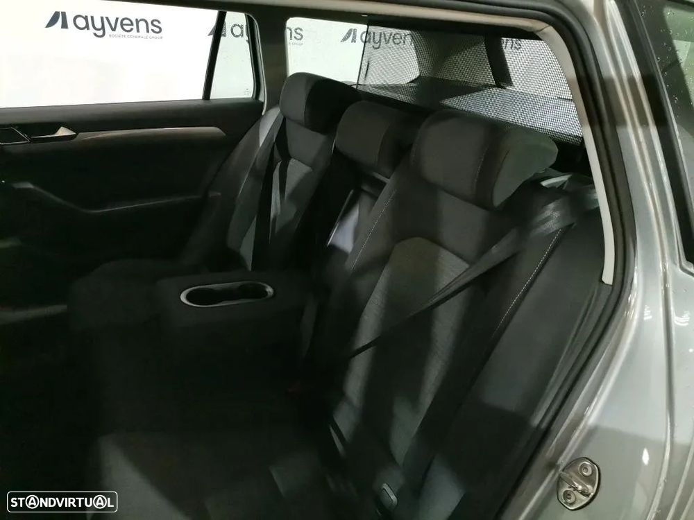 VW Passat Variant 2.0 TDi Business DSG - 9