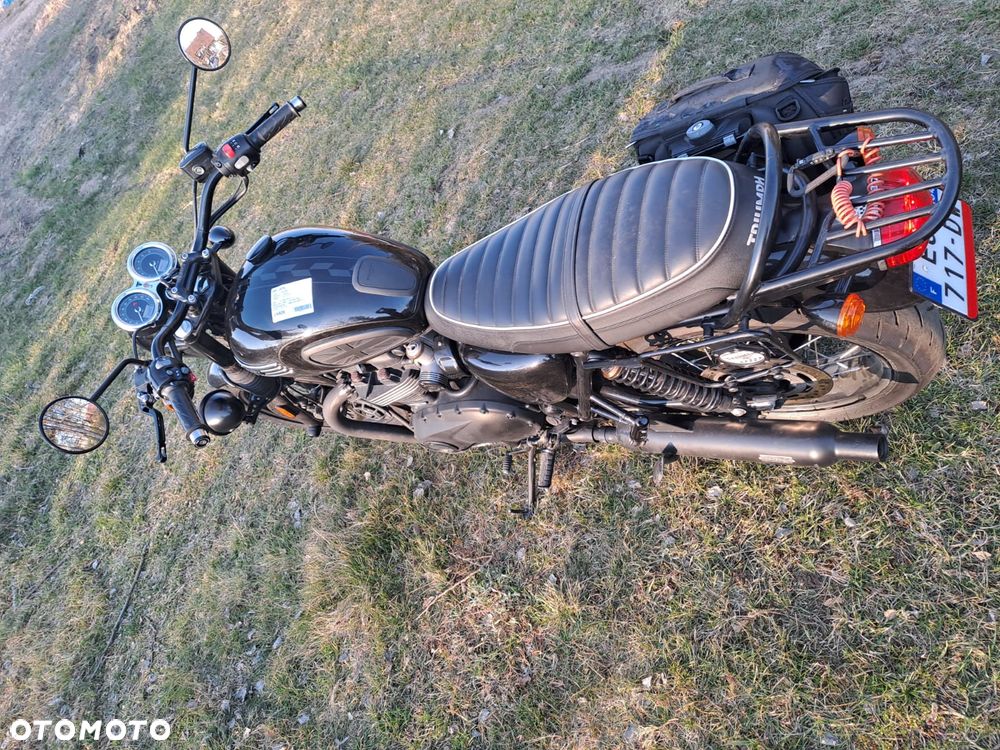 Triumph Bonneville - 6