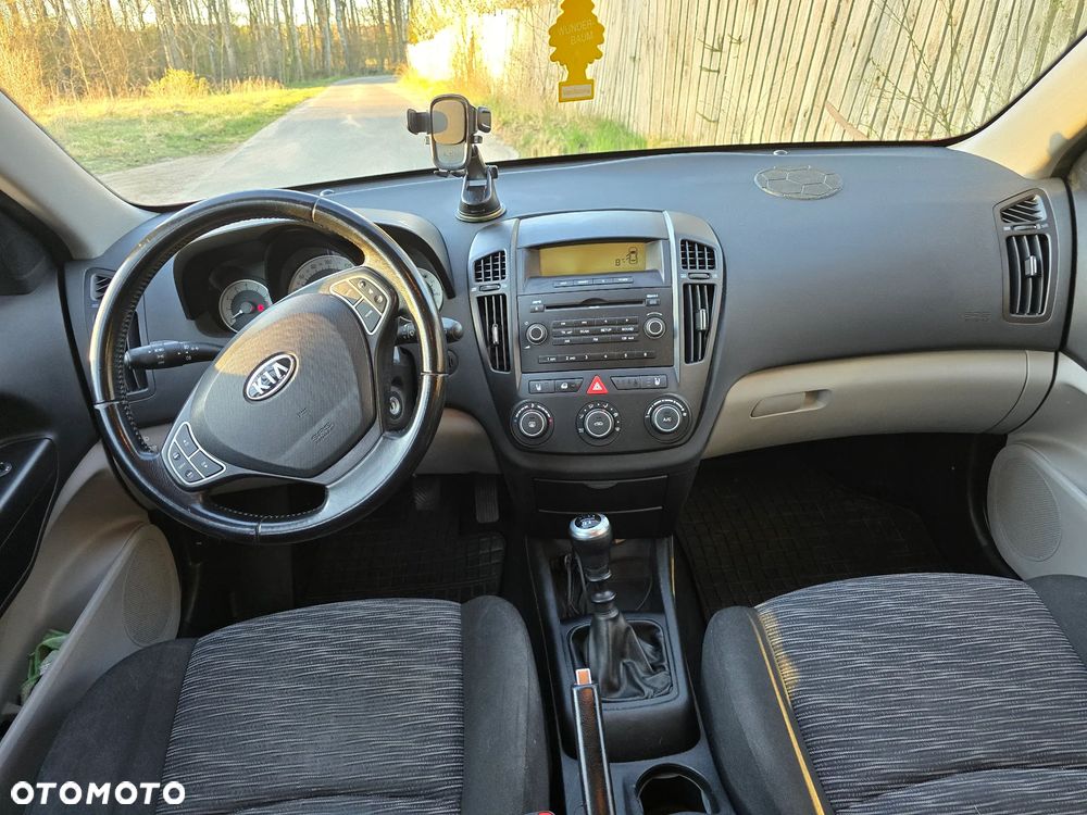 Kia Ceed 1.6 CVVT LX - 18