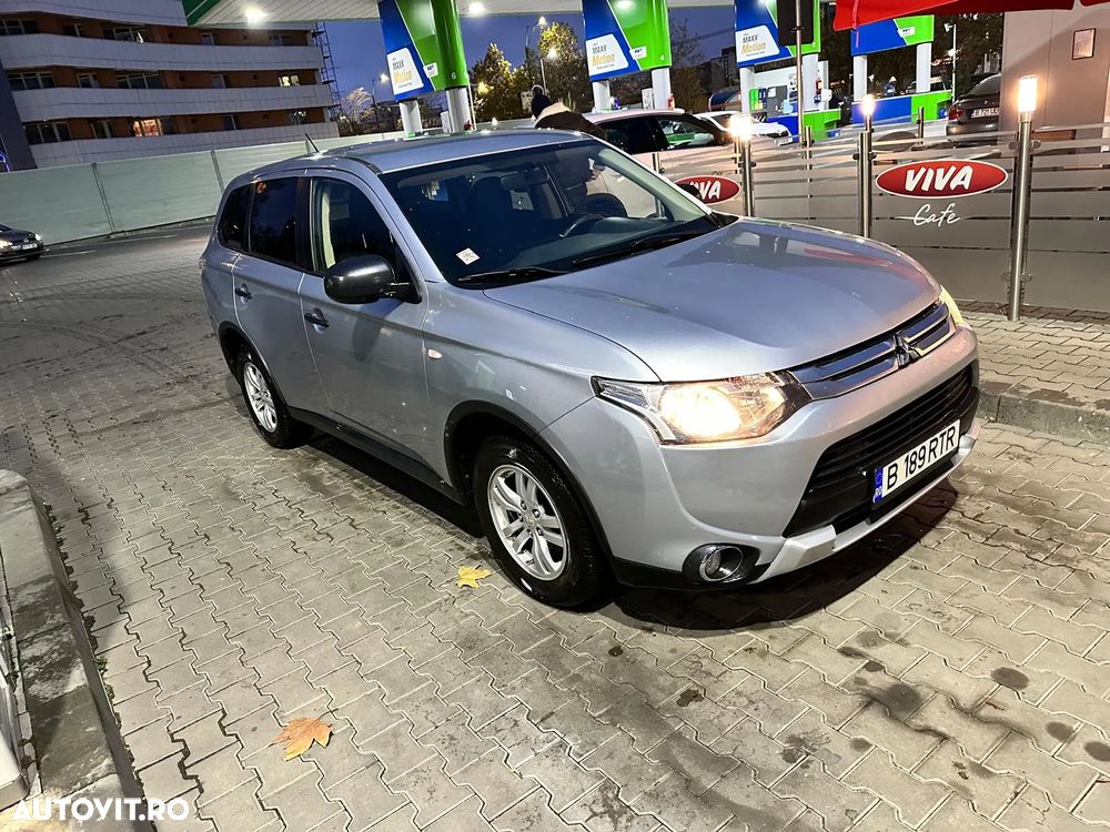 Mitsubishi Outlander - 12