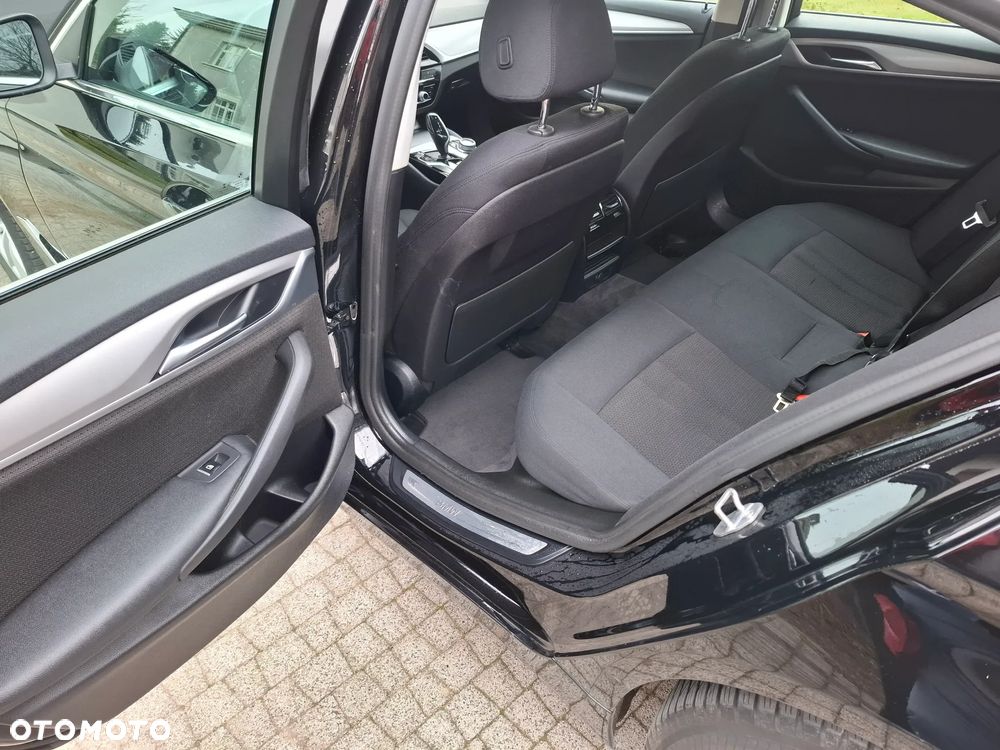 BMW Seria 5 518d - 15