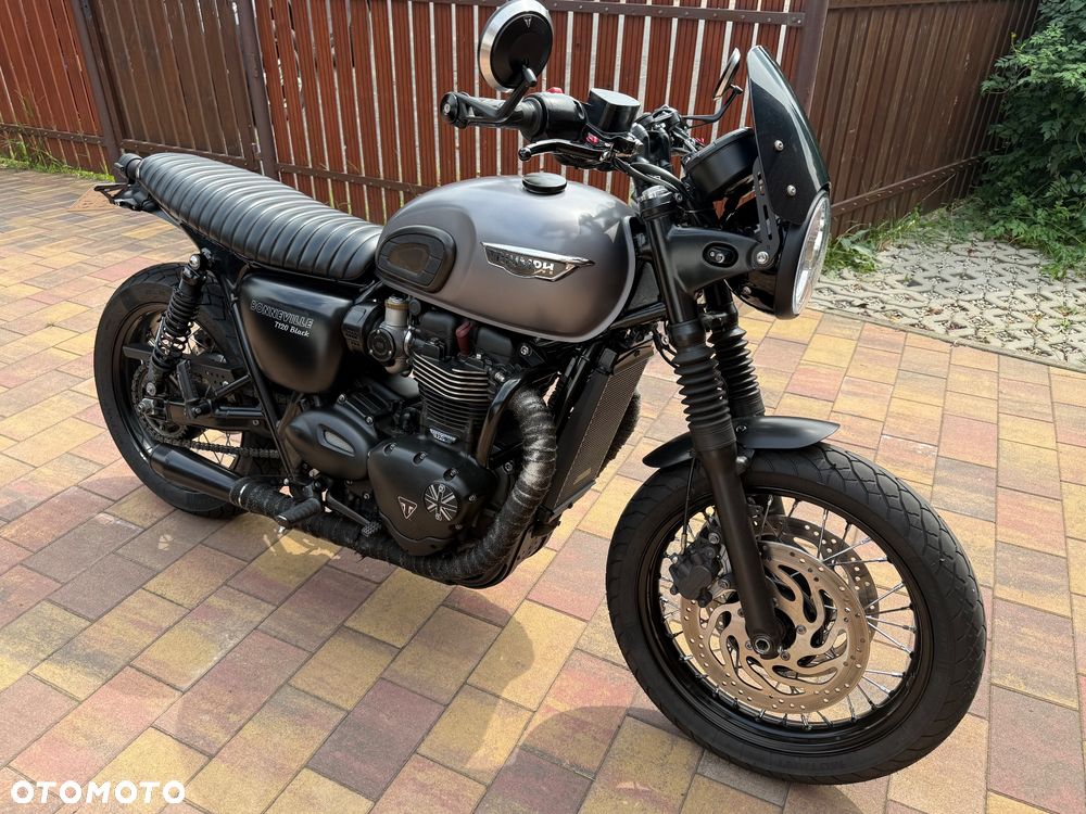 Triumph Bonneville - 2