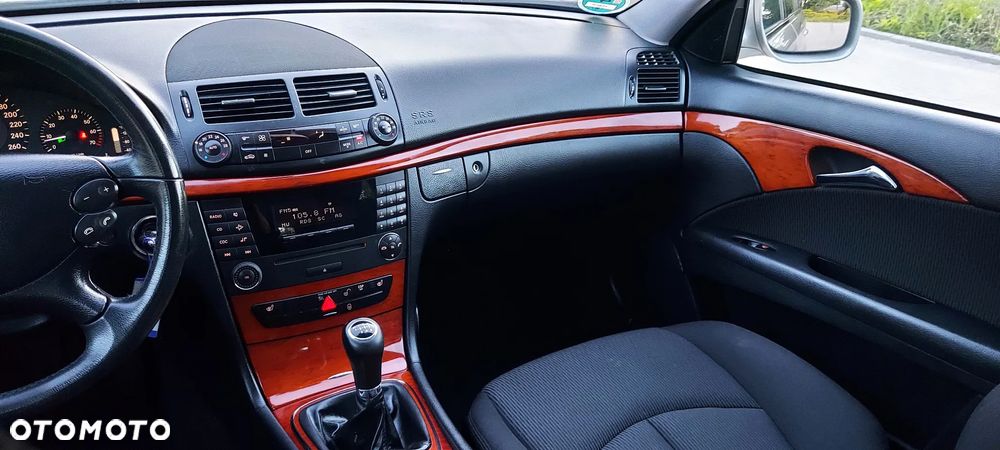 Mercedes-Benz Klasa E 200 Kompressor Avantgarde - 36