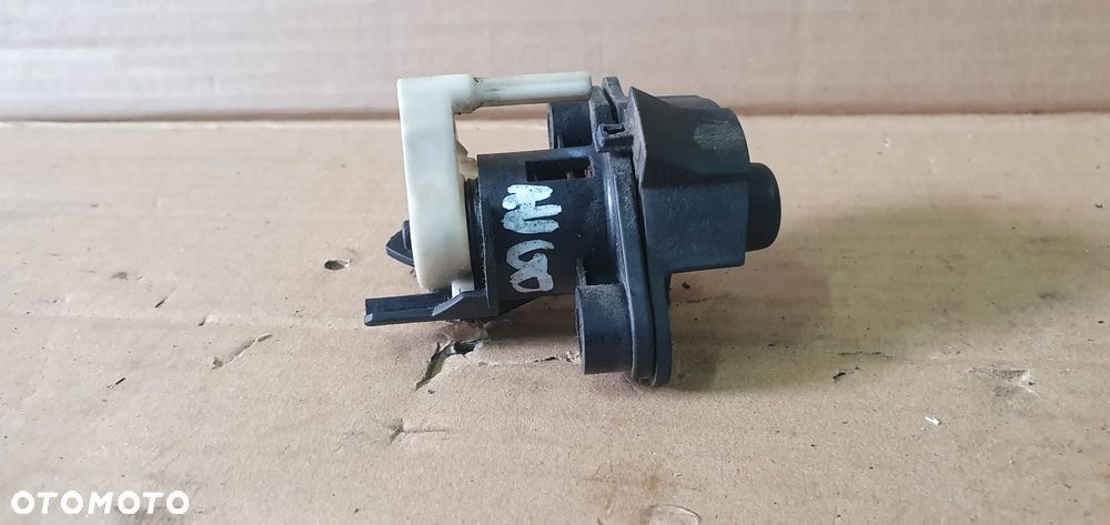 Klamka przycisk klapy bagażnika Toyota Aygo I - 4