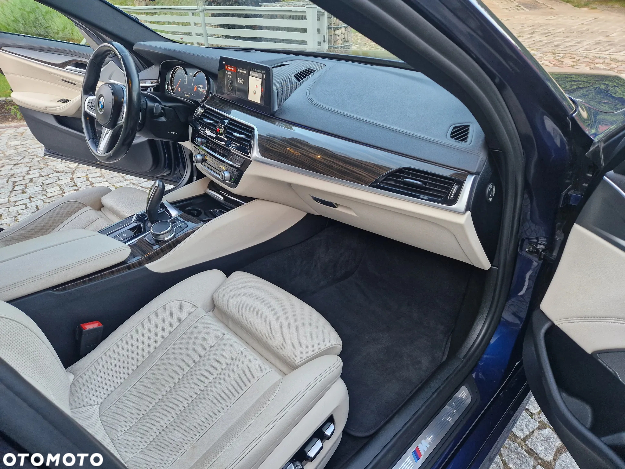 BMW Seria 5 520d xDrive - 11