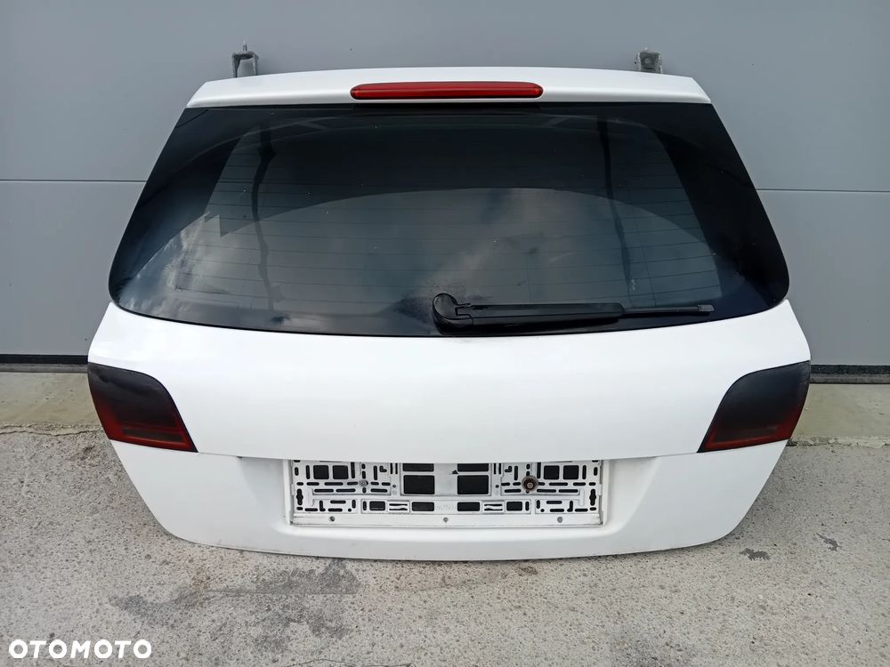 Klapa Bagażnika AUDI A3 8P SPORTBACK 05-08R LY9C bez malowania - 1