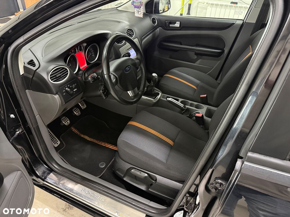 Ford Focus 1.6 16V Black Magic - 19