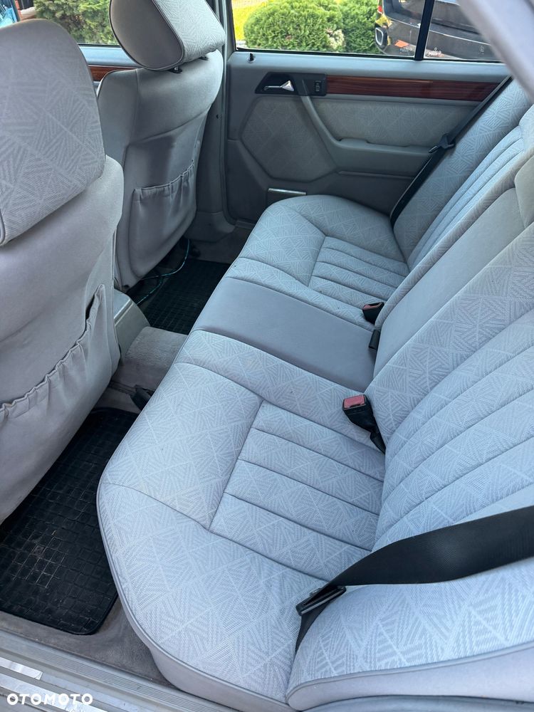 Mercedes-Benz W124 (1984-1993) - 14