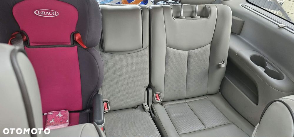 Nissan Quest - 13