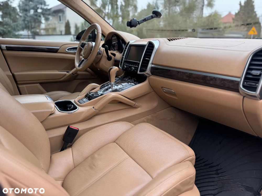 Porsche Cayenne S Diesel Platinum Edition - 17