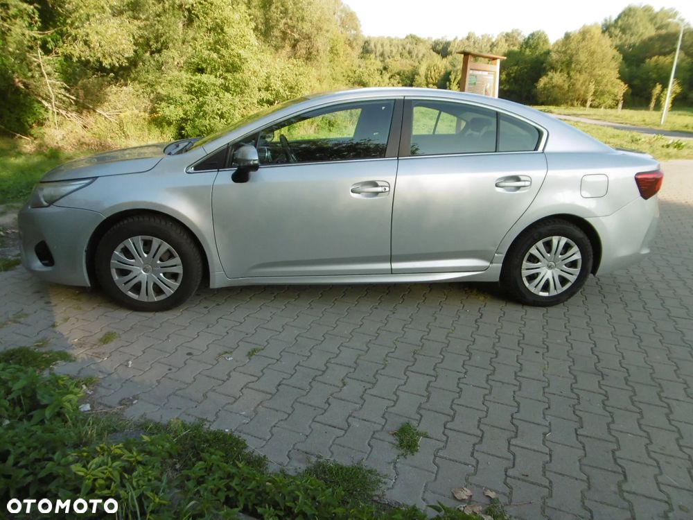 Toyota Avensis 1.6 Active - 4