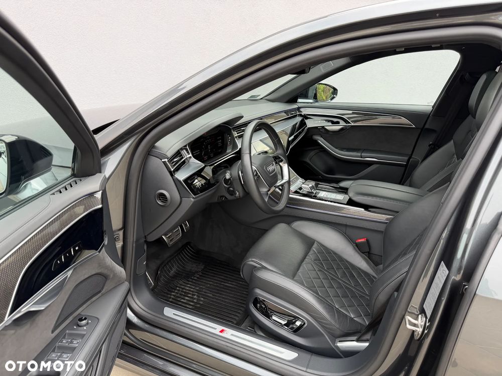 Audi S8 - 10