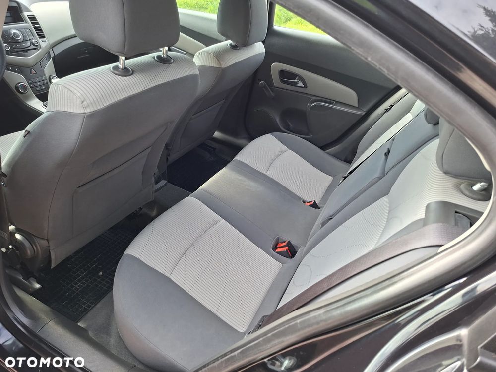 Chevrolet Cruze 1.6 - 8