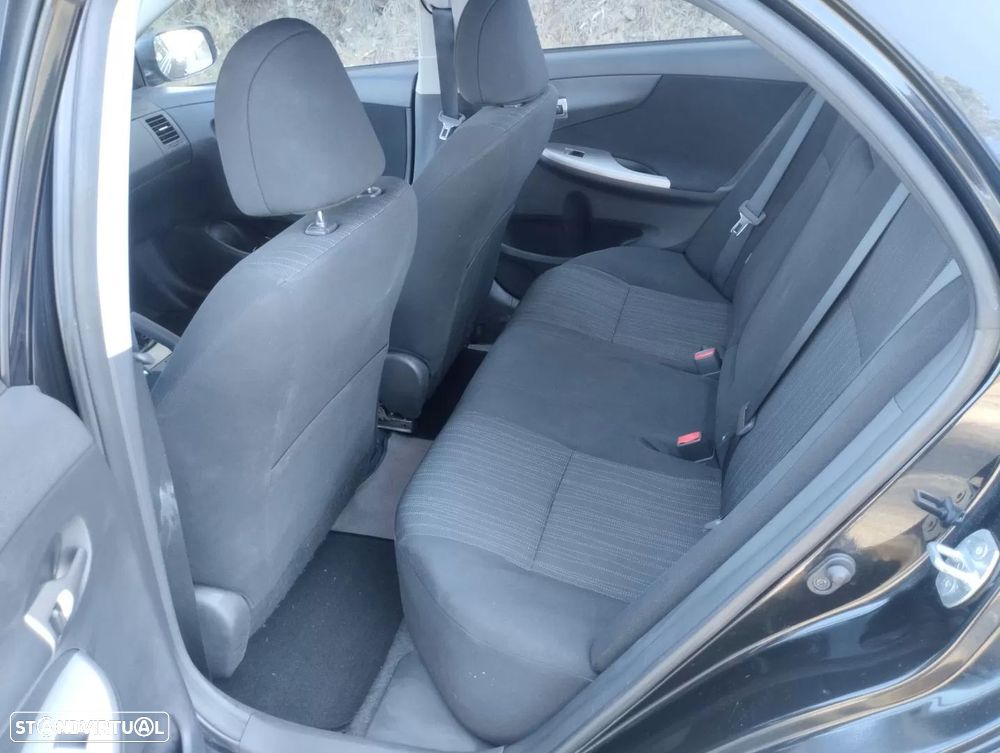 Toyota Corolla 1.4 D-4D Exclusive - 18