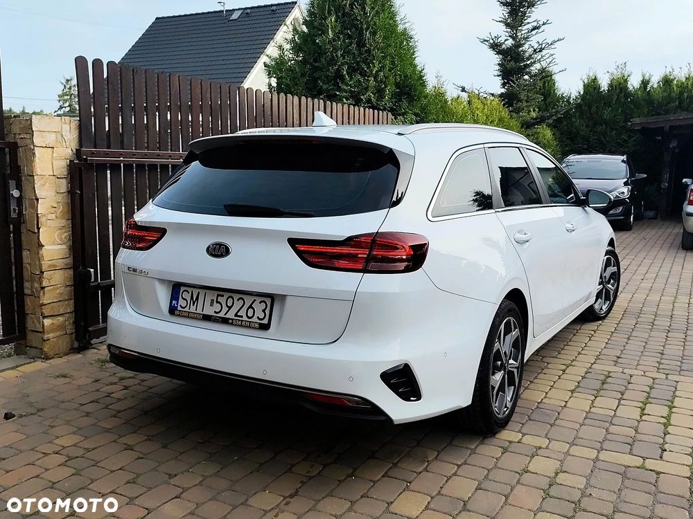 Kia Ceed 1.6 CRDi (48V Mild-Hybrid) Platinum - 37